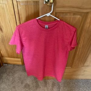 Gildan Men’s Short Sleeve Shirt- Red